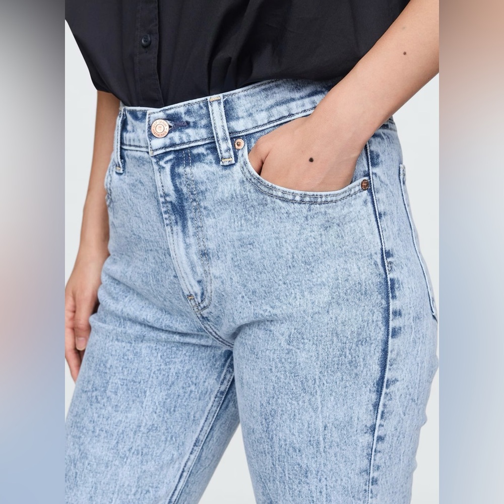 GAP| High Rise 90s Straight Leg Jeans - Picture 3 of 11